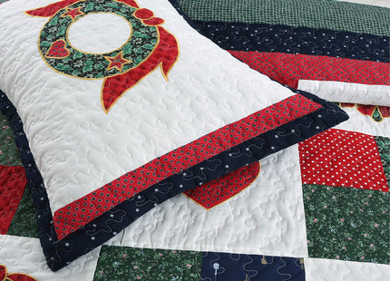 Cozy Line Home Fashions Christmas True Patchwork Wreaths Pine Tree Stockings Rustic Reversible Quilt Bedding Set, Coverlet Bedspread (Happy Christmas, King - 3 Piece)