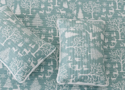 Great Bay Home Twin/Twin XL Blue Winter Forest Quilt Set with Sham - Reversible Bedspread Coverlet with Versatile Holiday Pattern Bedding Set (Includes 1 Quilt, 1 Pillow Sham).