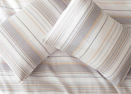 Amazon Basics Comforter Set, 3-Piece Jacquard Comforter and 2 Pillow Shams, All-Season Bedding, Queen, Beige Striped