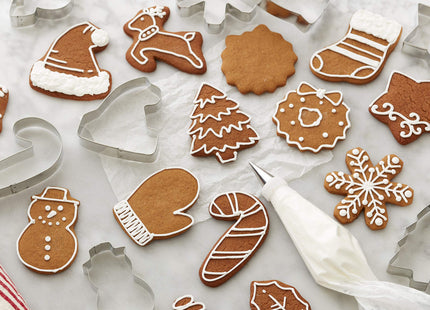 Wilton Christmas Cookie Cutter Set, Holiday Baking & Decorating for Gingerbread & Sugar Cookies, 18 Piece, Metal