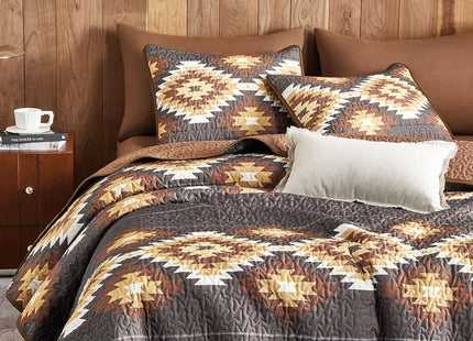 Wake In Cloud - Western Quilt Set, Aztec Southwestern Rustic Farmhouse Country Cabin with Geometric Pattern, Reversible Lightweight Bedspread Coverlet, 3 Pieces, Chocolate Brown, Queen/Full Size