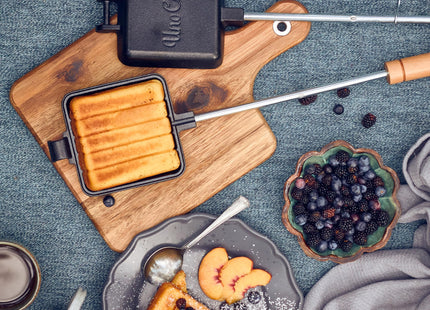 Uno Casa Pie Iron - Cast Iron Campfire Sandwich Maker for Camping, Single