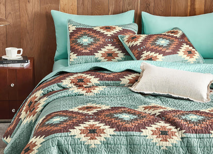 Wake In Cloud - Western Quilt Set, Aztec Southwestern Rustic Farmhouse Country Cabin with Geometric Pattern, Reversible Lightweight Bedspread Coverlet, 3 Pieces
