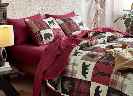 Wake In Cloud - Rustic Quilt Set, Cabin Lodge Christmas Bear Moose Deer Wildlife Western Patchwork Country, Reversible Lightweight Bedspread Coverlet, 3 Pieces, Burgundy Black, Queen/Full Size