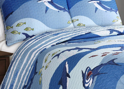 Lush Decor Shark Allover Quilt | Fish Ocean Wave Reversible 2 Piece Bedding Set, Twin, Blue