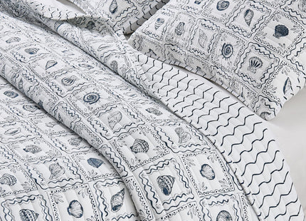 Great Bay Home Coastal Quilt Set - 3-Piece Full/Queen Size Seashell Bedding Set - Lightweight, All-Season, Reversible Bedspread (Seashell Tile)